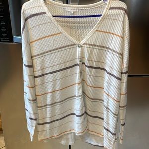 Cute shirt from Buckle. No stains or flaws. New with tags.